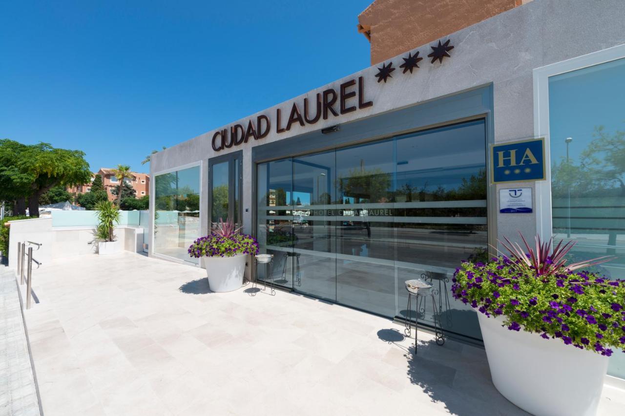 Aparthotel Ciudad Laurel Cala Millor  Exteriör bild