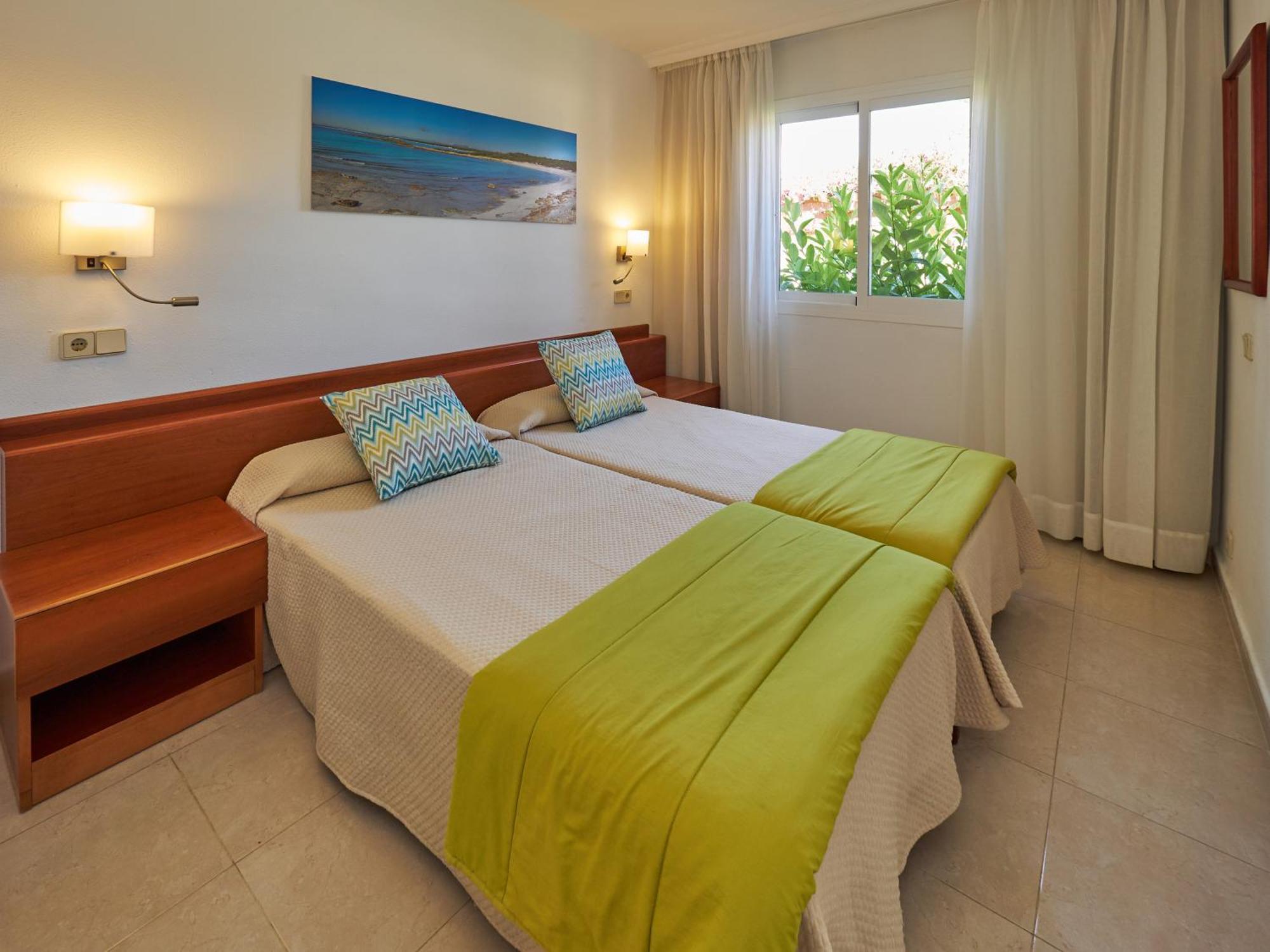 Aparthotel Ciudad Laurel Cala Millor  Exteriör bild