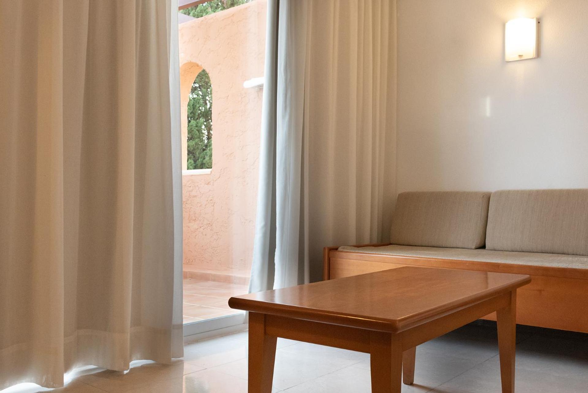 Aparthotel Ciudad Laurel Cala Millor  Exteriör bild